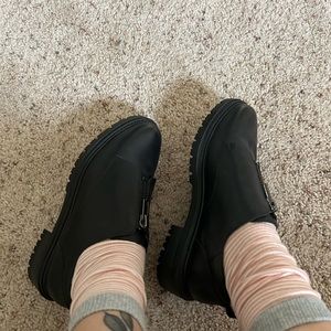 Me Too Oxfords Size 8.5